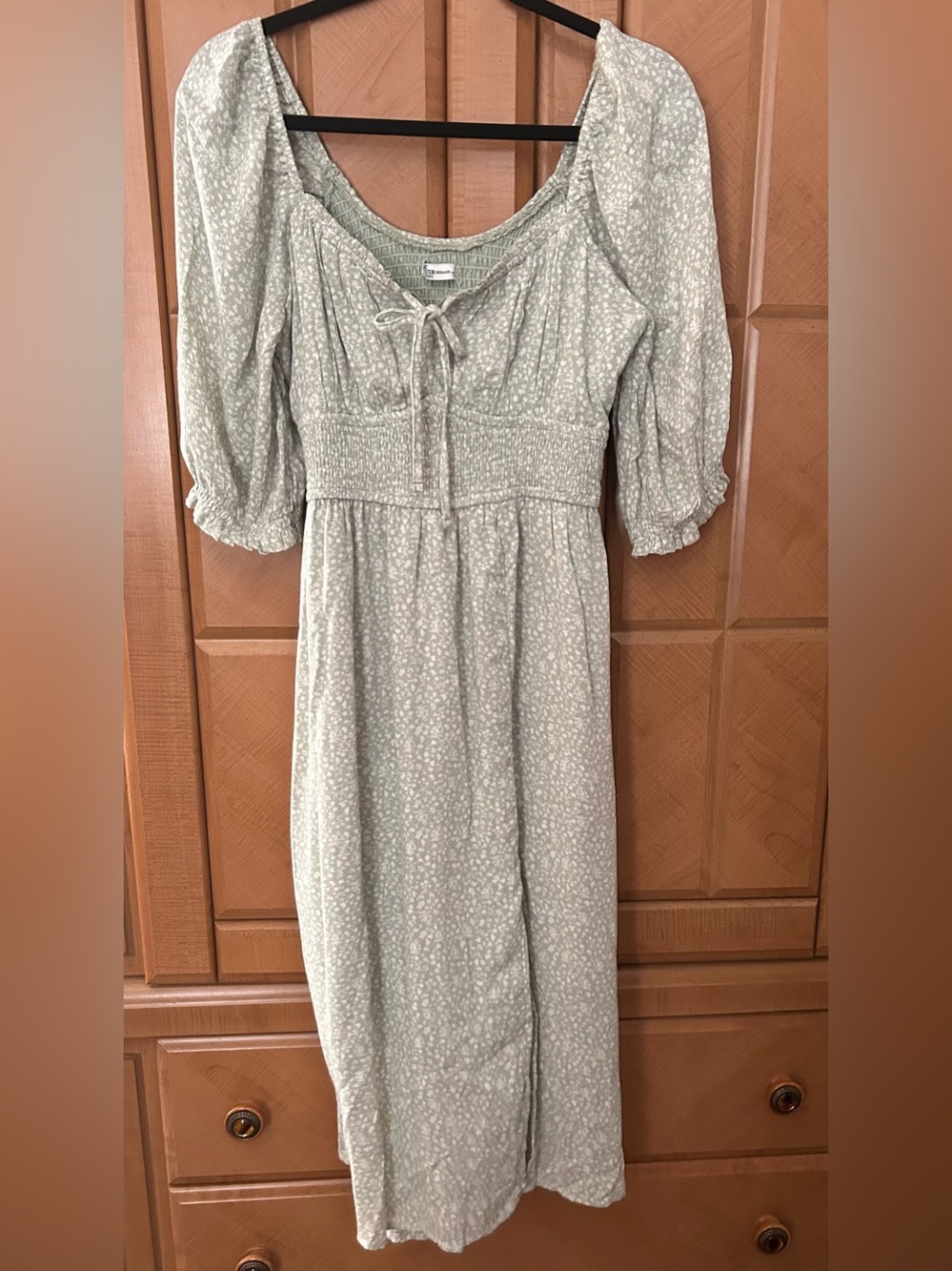 Hollister Smocked Waist Puff Sleeve Midi Dress - Sage Green